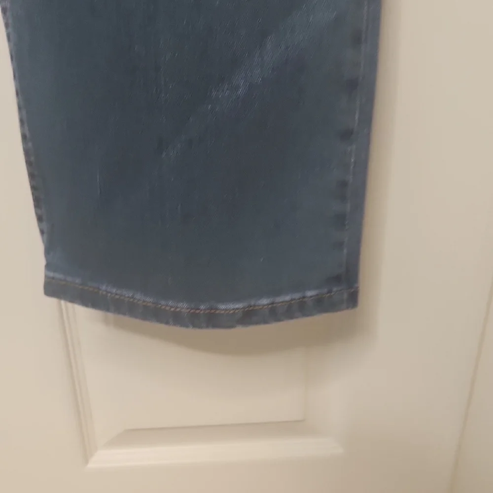 NWT Wrangler Men's Classic Medium Wash Blue Straight Fit Jeans Size 40x30